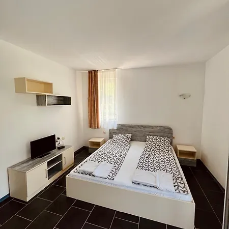 Limani Πανσιόν Σωζόπολη