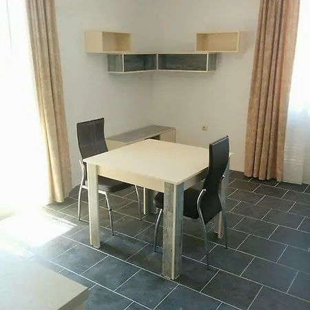 Limani Casa de hóspedes *